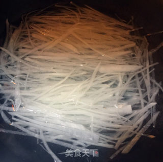 沾水萝卜丝丸子的做法步骤：3