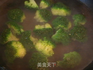 香菇西兰花的做法步骤：2