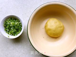 葱香烧饼的做法步骤：3