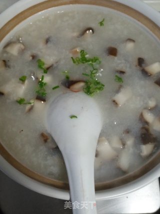 香菇鸡肉粥的做法步骤：7