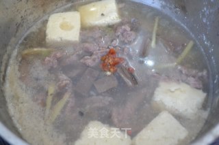 红白配-酸辣牛肉汤的做法步骤：5