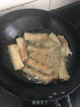 糖醋带鱼的做法步骤：6