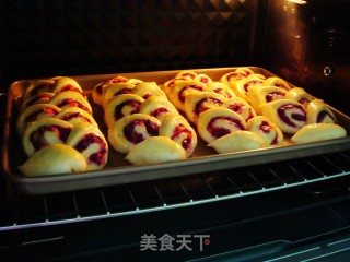 紫薯麦穗面包的做法步骤：16