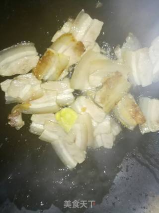 蒜苗回锅肉的做法步骤：3