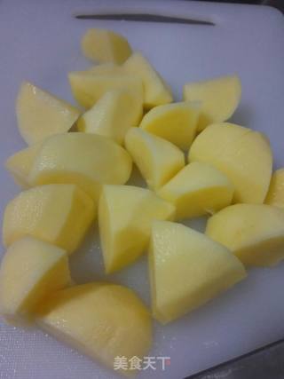 土豆蒸排骨的做法步骤：1