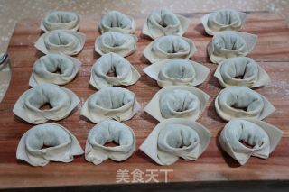 猪肉香菜馄饨的做法步骤：7