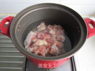 红果家菜谱之酸菜鸡的做法步骤：3