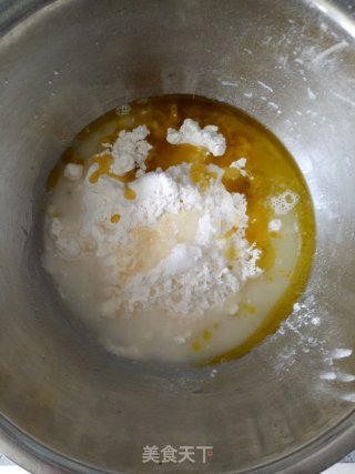 桃花酥的做法步骤：1