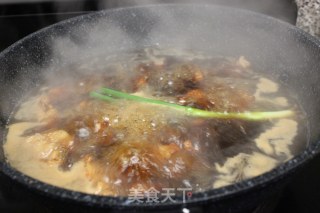 【每日新品】元宝蛋红烧肉的做法步骤：9