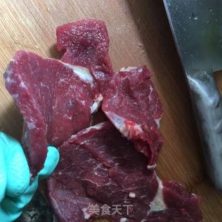 自制黑椒牛排的做法步骤：1