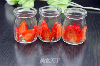 草莓奶昔的做法步骤：3