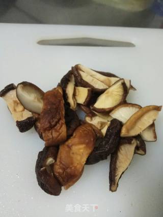 五香萝卜焖排骨的做法步骤：2
