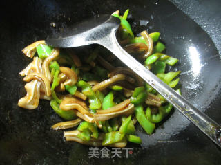 尖椒炒猪耳朵的做法步骤：7
