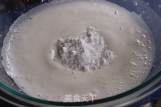 【每日新品】初识戚风蛋糕的做法步骤：9