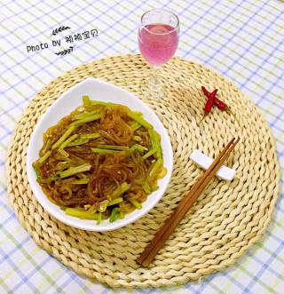 芹菜炒粉条的做法步骤：14