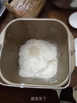 披萨的做法步骤：1
