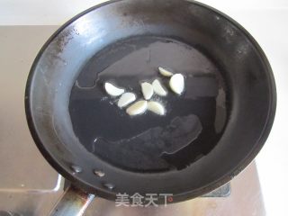 西红柿炒笋瓜的做法步骤：2