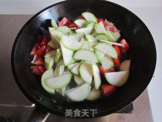 西红柿炒笋瓜的做法步骤：4