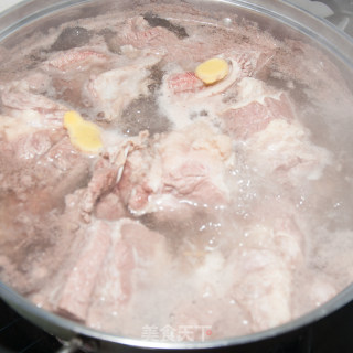 红烧牛肉面的做法步骤：3