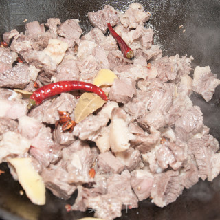 红烧牛肉面的做法步骤：11