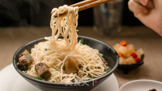 红烧牛肉面的做法步骤：16