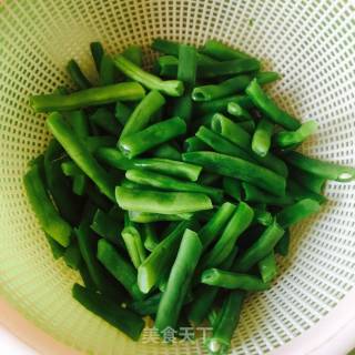 清炒四季豆的做法步骤：1