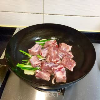 冰花酸梅排骨的做法步骤：3