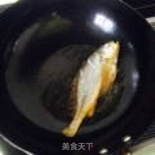 香煎黄花鱼的做法步骤：2
