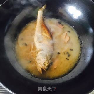 香煎黄花鱼的做法步骤：5