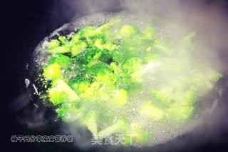 鸡肉时蔬通心粉的做法步骤：4