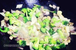 鸡肉时蔬通心粉的做法步骤：6