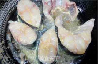 啤酒搭配清江鱼 乐享鲜美馋小江的做法步骤：2