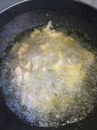 简约版三杯鸡的做法步骤：1