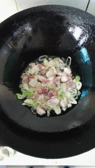 绿豆芽炒肉片（丝）的做法步骤：3
