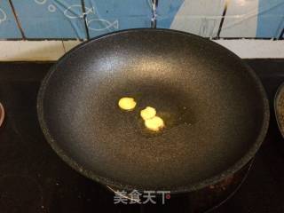 咸肉炒磨盘头（金花菜）的做法步骤：3