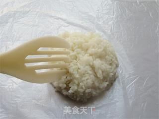 米菲兔杯子趣味餐的做法步骤：2