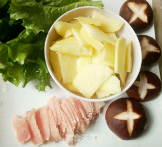 土豆香菇肉片汤的做法步骤：2