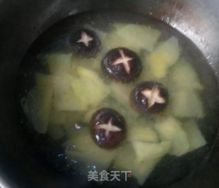 土豆香菇肉片汤的做法步骤：4