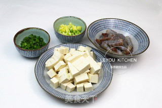 虾仁烩豆腐的做法步骤：2