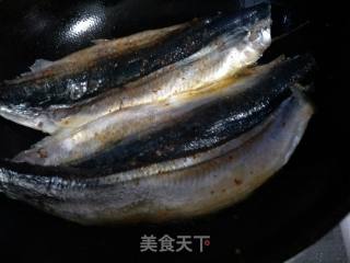 三姐香煎秋刀鱼的做法步骤：2