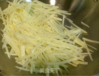 清炒土豆丝的做法步骤：3