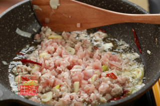家常肉末豆腐的做法步骤：2
