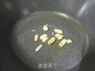 蘑菇青豆炒腊肠的做法步骤：5