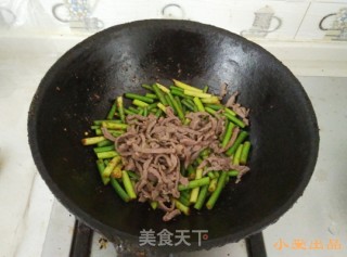 蒜薹炒牛肉的做法步骤：9