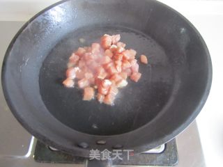豌豆鸡蛋干炒肉丁的做法步骤：5