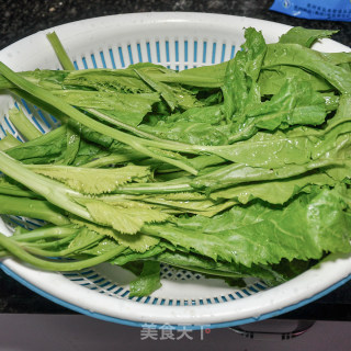 雪里蕻炒肉末的做法步骤：1