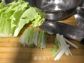 白菜拌香菇的做法步骤：1