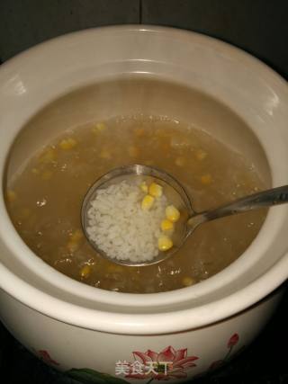 红枣玉米粥的做法步骤：2