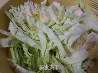 清炒卷心菜的做法步骤：1