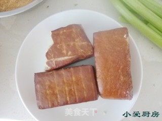 冬笋腊肉蒸熏干的做法步骤：2
